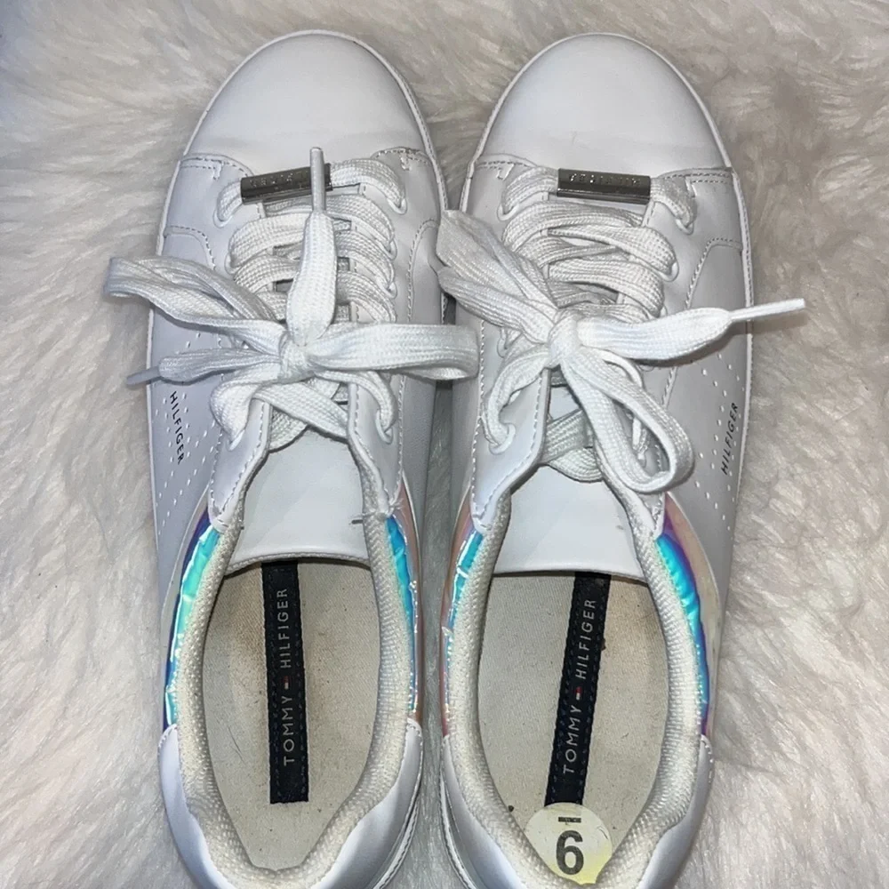 TOMMY Hilfiger white synthetic leather tie sneaker with iridescent panels size 9